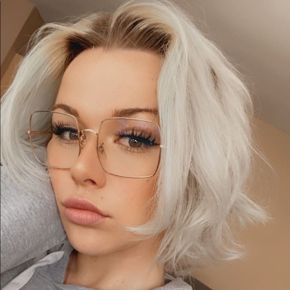 Meet your Posher, Erica